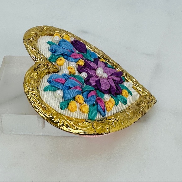 Embroidered Heart Brooch Pin Gold Framed Hand Stitched Flower Design Cottage - Picture 3 of 9